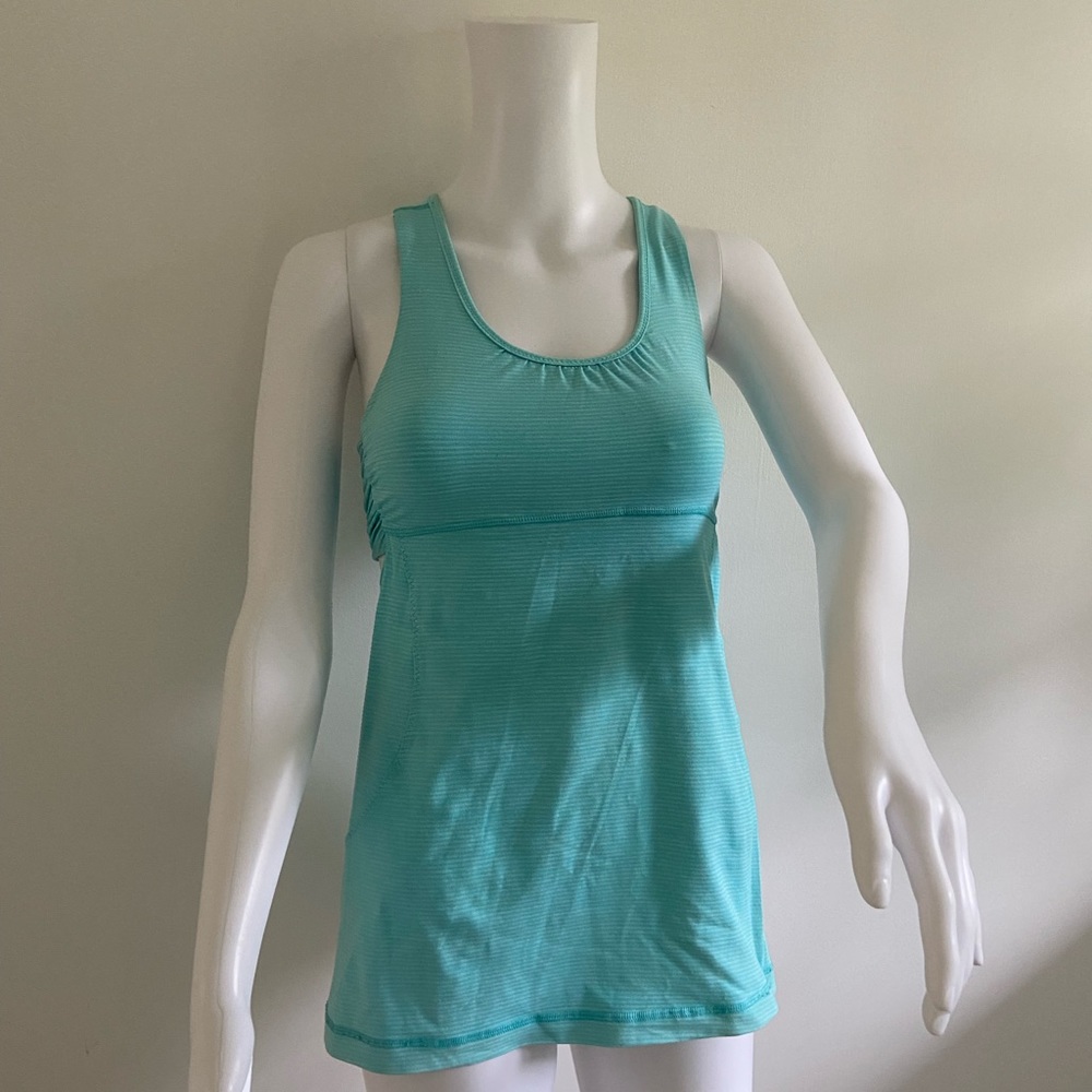Lululemon workout top